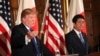 Tổng thống Donald Trump phát biểu trong một cuộc họp báo chung với Thủ tướng Nhật Bản Shinzo Abe tại Cung điện Akasaka, Tokyo, ngày 6 tháng 11, 2017.