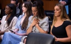 Empat pesenam putri AS memberikan kesaksian di depan Komisi Senat, Rabu (15/9).
