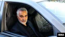 قاسم سلیمانی به طور متناوب در سوریه و عراق حضور دارد. 