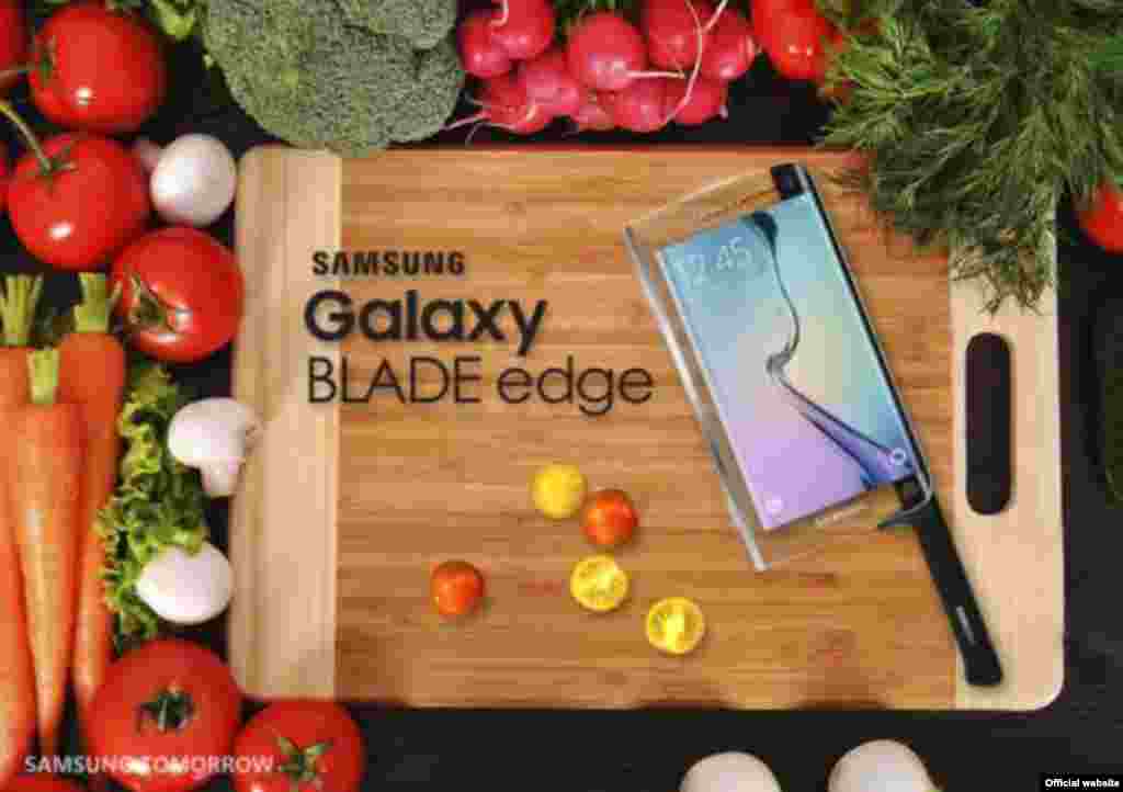 A Samsung, que vende o celular Samsung Razer, decidiu lançar um cutelo com capacidades de um smartphone, anunciando a Samsung Blade.