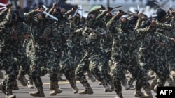 Para tentara dalam peringatan HUT ke-74 TNI di Pangkalan Udara Halim Perdanakusumah di Jakarta, 5 Oktober 2019. (Foto: AFP)