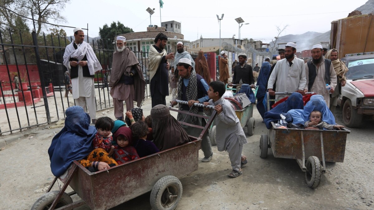 Pakistan Afghanistan Agree To Reopen Border Crossing