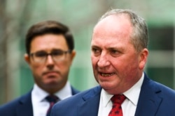 Barnaby Joyce memberikan keterangan kepada media dalam konferensi pers di Gedung Parlemen di Canberra, Australia, Senin, 21 Juni 2021.