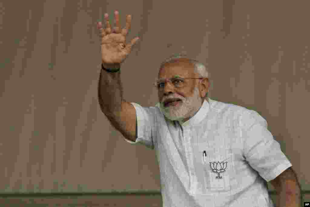 نارندرا مودی نخست وزیر هند در یک کارزار انتخاباتی. این کشور شاهد انتخابات پارلمانی است.&nbsp;