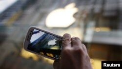 Apple prepara un nuevo modelo de iPhone que estaría en el mercado este verano.