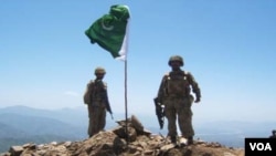 Militer Pakistan melakukan operasi besar-besaran di Lembah Swat tahun lalu.