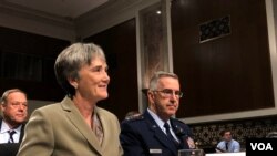 前美国空军部长威尔逊女士在2019年7月30日参议院军委会听证会上支持海腾上将的清白（美国之音黎堡拍摄）