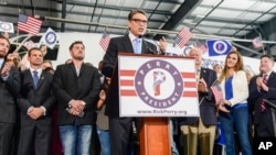 Mantan Gubernur Texas, Rick Perry Rick Perry resmi mencalonkan diri dalam pemilihan presiden tahun 2016 dalam pengumuman di Addison, Texas 4 Juni lalu (foto: dok).