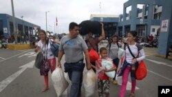 El lunes 26 de agosto de 2019 entró en vigor una nueva norma en Ecuador, que obliga a los venezolanos a solicitar visa humanitaria para entrar en su territorio.