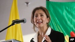 I. Betancourt inicia una nueva carrera hacia la presidencia de Colombia a veinte años de haber sido secuestrada por las FARC.