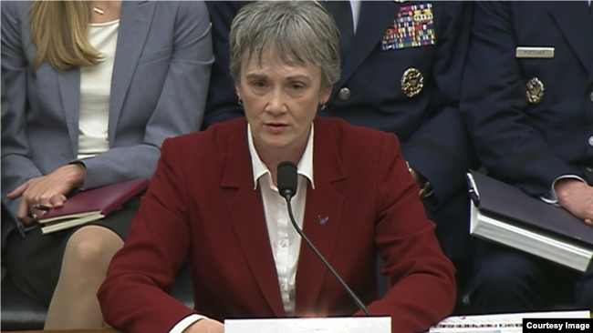 美国空军部长威尔逊2019年4月2日在国会作证（众议院视频截图）