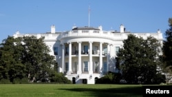 미국 워싱턴 DC의 백악관 건물.