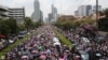 Người biểu tình chống chính phủ xuống đường ở thủ đô Bangkok