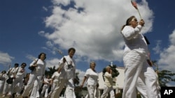 Ladies in White, a group of female relatives of Cuba's political prisoners, protests for freedom in Cuba. (file)
