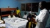 Présidentielle : les Gabonais retiennent leur souffle