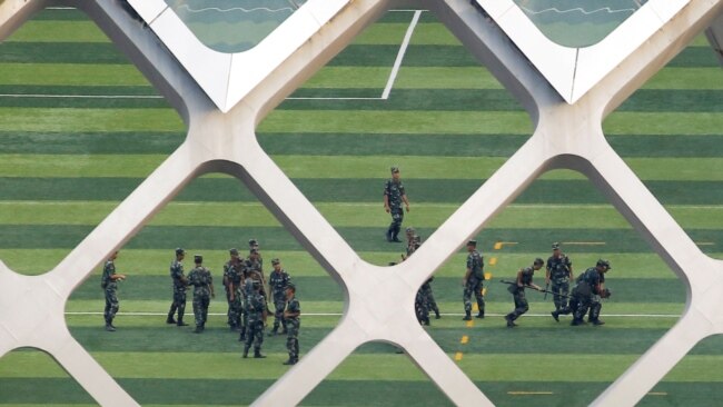 中国武警在深圳演练 警告香港抗议者意味浓厚
