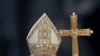 Папа Бенедикт XVI осудив священиків, які пропонують скасувати целібат