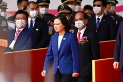 Presiden Taiwan Tsai Ing-wen menghadiri perayaan hari nasional di depan Istana Kepresidenan di Taipei, 10 Oktober 2021.(Foto: AFP)