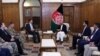 Menteri Pertahanan AS Mark Esper bertemu dengan Presiden Afghanistan Ashraf Ghani di Kabul, 20 Oktober 2019.