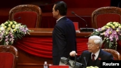 Trong kỳ Đại hội Đảng 12 vừa qua, ông Dũng “xin rút” để “về nghỉ chính sách”, sau khi có nhiều đồn đoán rằng ông sẽ chạy đua vào chức Tổng bí thư Đảng Cộng sản Việt Nam với ông Nguyễn Phú Trọng.