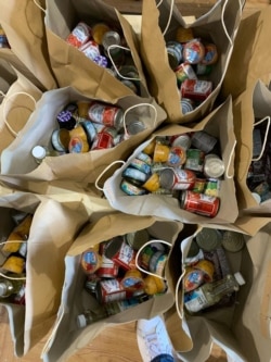 Paket makanan yang akan dibagikan dalam food drive. (foto: courtesy)