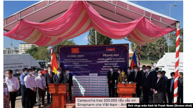 Buổi lễ bàn giao vaccine của Campuchia cho Việt Nam diễn ra hôm 29/10 tại cửa khẩu Mộc Bài