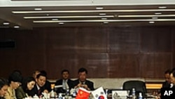 한-중 FTA 협상 개시 관련 회담장.