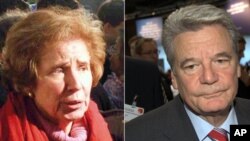 ‘Nazi Avcısı’ olarak bilinen Beate Klarsfeld ve muhalefetteki Sol Parti’nin adayı Joachim Gauck
