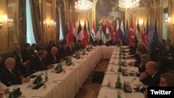 نشست بین المللی وین با حضور همزمان ایران، عربستان، سوریه، آمریکا، و برخی کشورهای دیگر برای حل بحران سوریه - ۸ آبان ۱۳۹۴ 