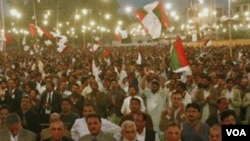 Para pendukung partai Mutahidda Quami Movement (MQM) dalam sebuah pertemuan politik di Karachi (dokumentasi).
