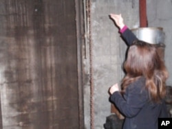 梅特兰手指过去商人从街上往下扔金子的通道