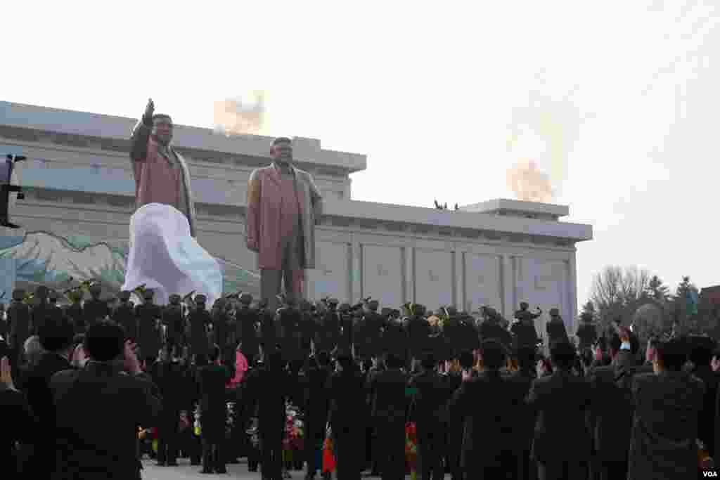 Открытие памятников Ким Ир Сену и Ким Чен Иру