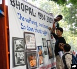 Mobile protest truck in New Delhi marking 25th anniversary of Bhopal gas leak.
