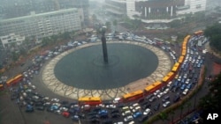 Kemacetan lalu lintas pada jam-jam sibuk di Jakarta (foto: ilustrasi). 
