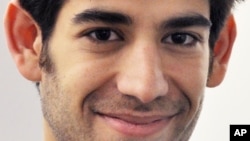 35 yıl hapisle yargılanacağı için intihar ettiği söylenen bilgisayar dehası Aaron Swartz'ın çaldığı akademik çalışmaları paylaşacağı söyleniyordu
