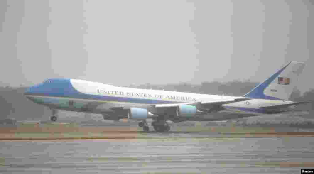 تا ده روز دیگر این هواپیمای ریاست جمهوری در اختیار آقای اوباما قرار خواهد داشت.