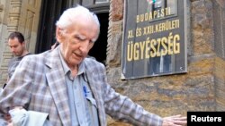 El presunto criminal de guerra nazi, el húngaro Laszlo Csatary, falleció de pulmonía a los 98 años en un hospital en Budapest.