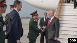 Bộ trưởng Quốc phòng Mỹ Mattis thăm Việt Nam hồi tháng 1/2018
