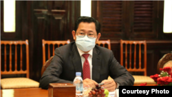 FILE: Justice Minister Koeut Rith joins at meeting at Ministry of Justice in Phnom Penh, Cambodia, May 07, 2020. (Photo from Ministry of Justice)