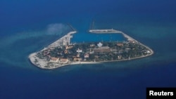 Salah satu pulau yang disengketakan di Laut China Selatan (foto: dok). 