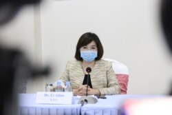 At the weekly press conference, World Health Organization country representative Dr. Li Ailan says it's still highly risky for the country to reopen businesses at this time, Phnom Penh, Cambodia, Monday, May 4, 2020. (Kann Vicheika/VOA Khmer)