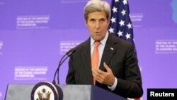 John Kerry hizo un llamado a las autoridades venezolanas a no seguir postergando el proceso del referendo revocatorio.