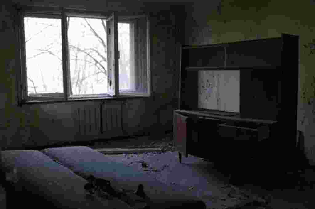 Una habitación abandonada en un apartamento de Pripyat.