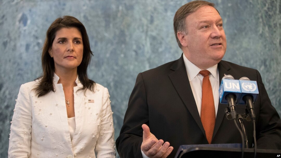 Arhiv - Bivši državni sekretar SAD Mike Pompeo i bivša ambasadorica SAD u UN Nikki Haley.