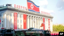 2015年10月10日，在纪念朝鲜劳动党成立70周年的大阅兵式上展示导弹。