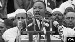 Dr. Martin Luther King Jr. saat menyampaikan pidatonya, "I Have a Dream," di Lincoln Memorial, Washington (foto: dok).