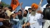 سکھ دکاندار کو تبدیل مذہب کی مبینہ دعوت پر سرکاری افسر کی معذرت