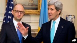 John Kerry se reunió en el Departamento de Estado con el el primer ministro interino de Ucrania, Arseniy Yatsenyuk.