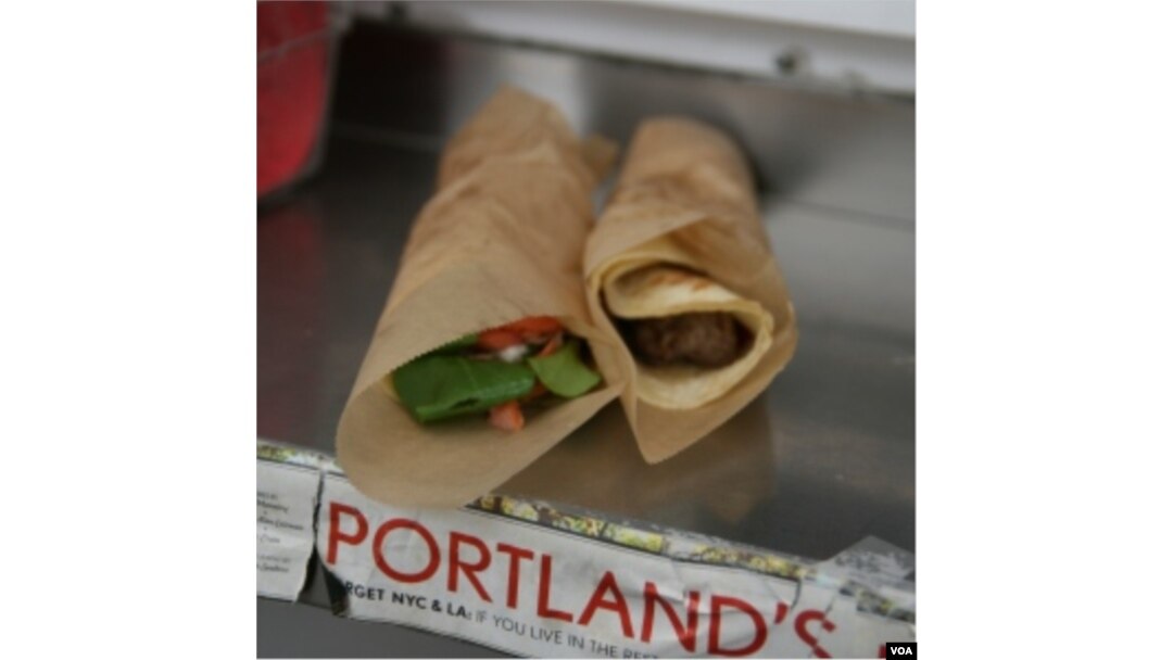 Viking Soul Food's lefse wraps adalah makanan sejenis lumpia yang berbuat dari roti kentang Norwegia yang tipis yang diisi sayuran, daging, dan keju.