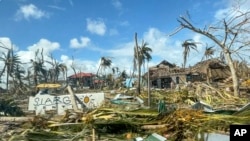 فلپائن میں طوفان گزر جانے کے بعد کا منظر